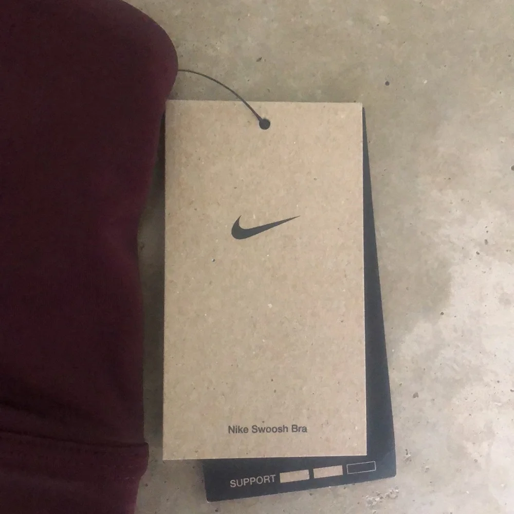 Nike Swoosh Sports Bra - Picture 2 of 4